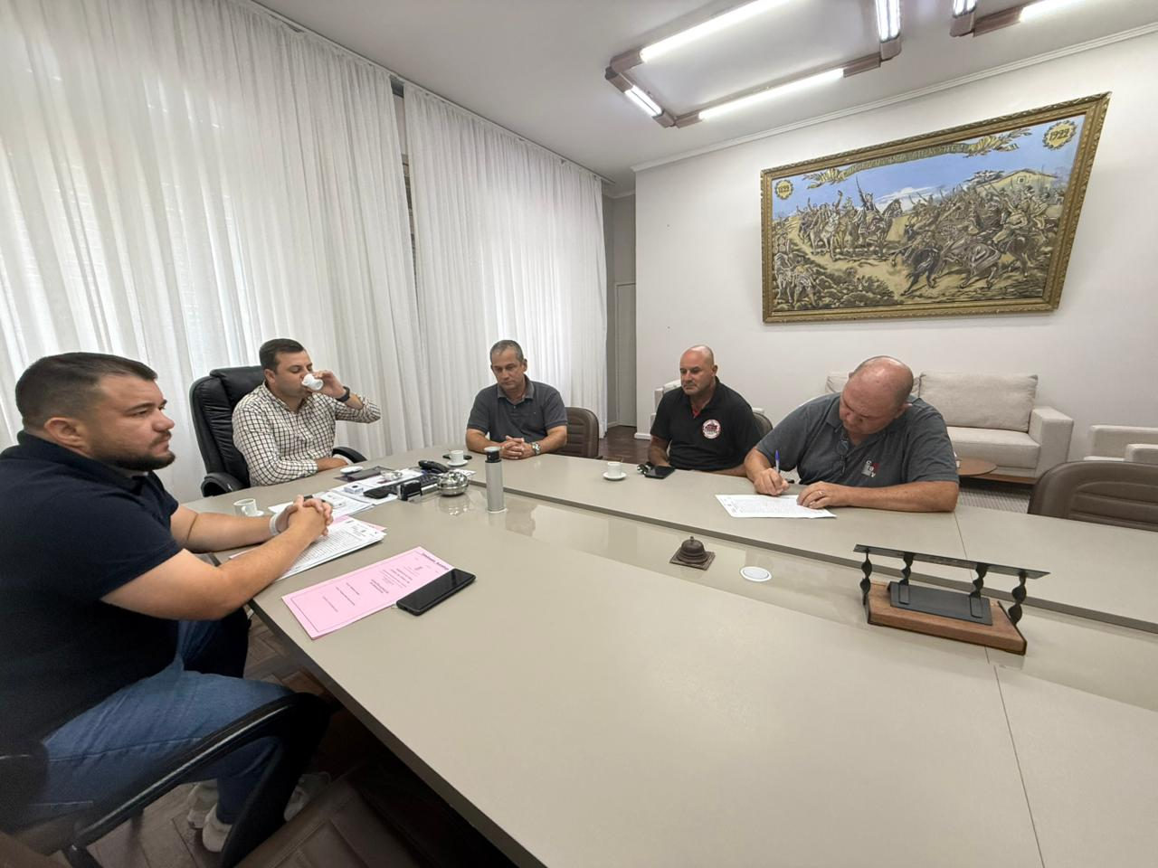 Prefeitura de Camaquã doa terreno de 9,6 mil m² para sede da associação ACASA no bairro Viégas