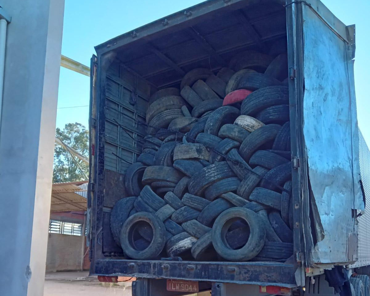 Prefeitura de Camaquã envia 18 toneladas de pneus inservíveis para reciclagem e destinação final