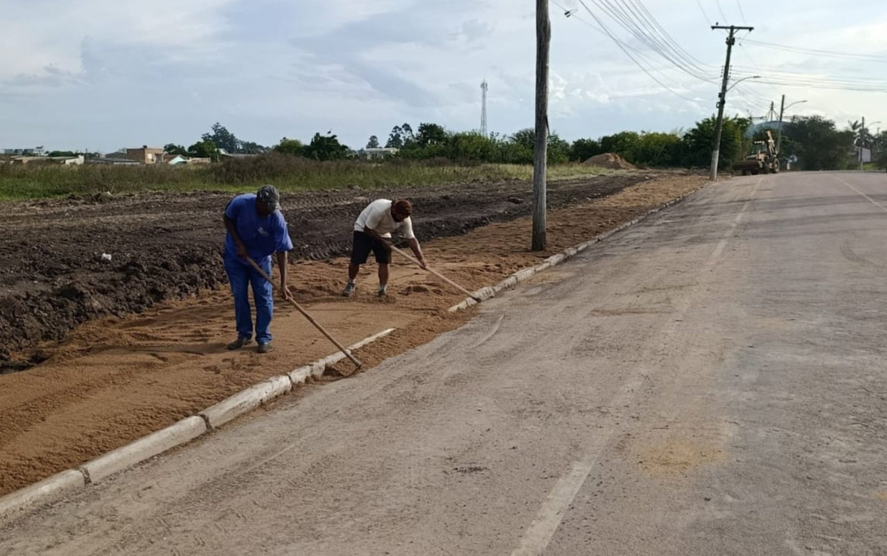 Prefeitura intensifica limpeza na rua Dr. João Ferreira para a Expo Camaquã 2026