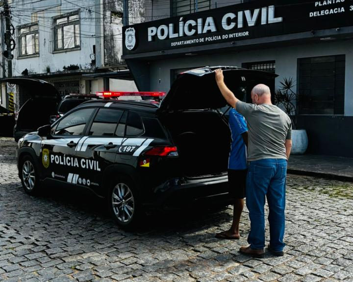 Prejuízo de R$ 4 mil e tornozeleira rompida: veja quem é o autor do furto em loja no centro