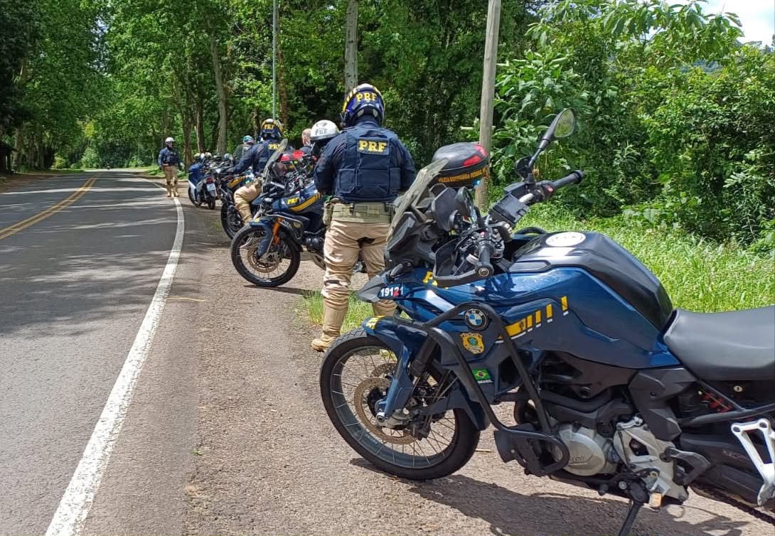 PRF usou decibelímetros para flagrar motos com descarga livre na BR-116