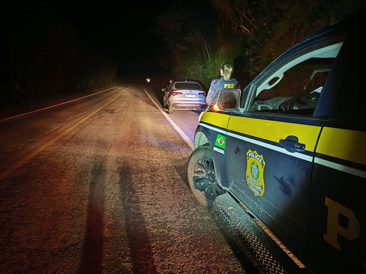 Fiat Cronos furtado foi recuperado pela PRF na BR-290, em Caçapava do Sul