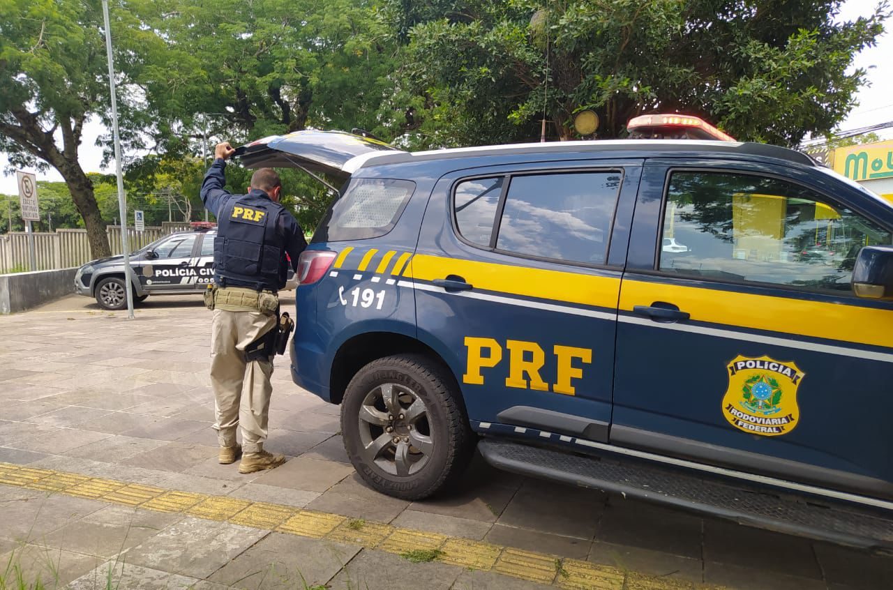 PRF recuperou o Citroën C3 furtado na BR-116, em Guaíba