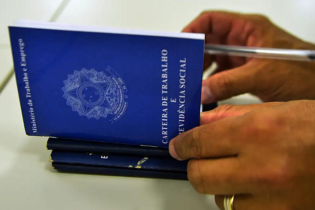 Procurando emprego? SINE Camaquã divulga 23 novas vagas em diversos setores
