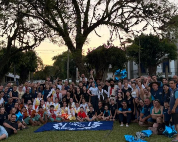 Saiba como Camaquã brilhou no FEGAES 2025 com o grupo Guapos