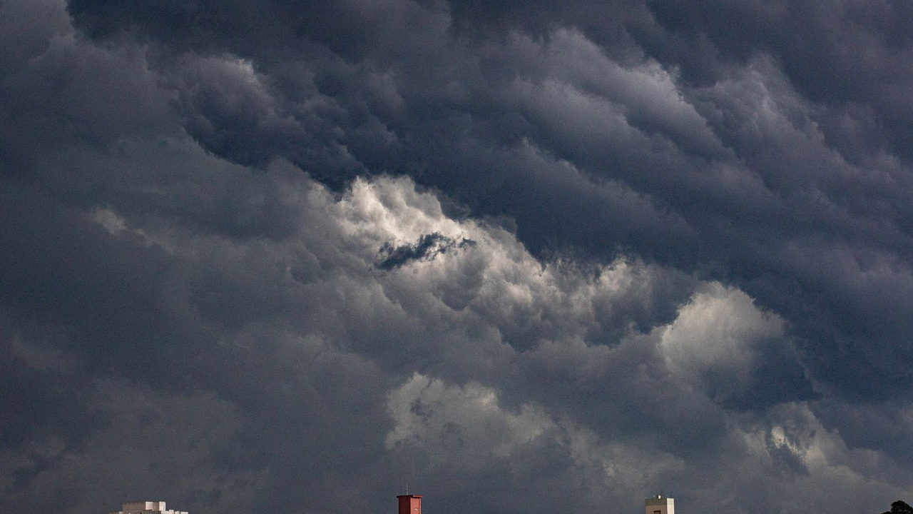 Sul do RS terá calor de até 35°C, chuva forte e risco de granizo
