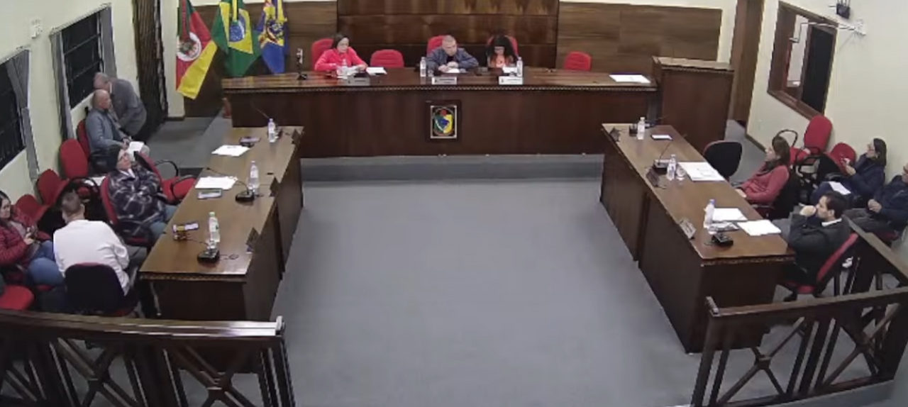 Tensão e cobrança: o debate na Câmara de Tapes após denúncias sobre cargos públicos