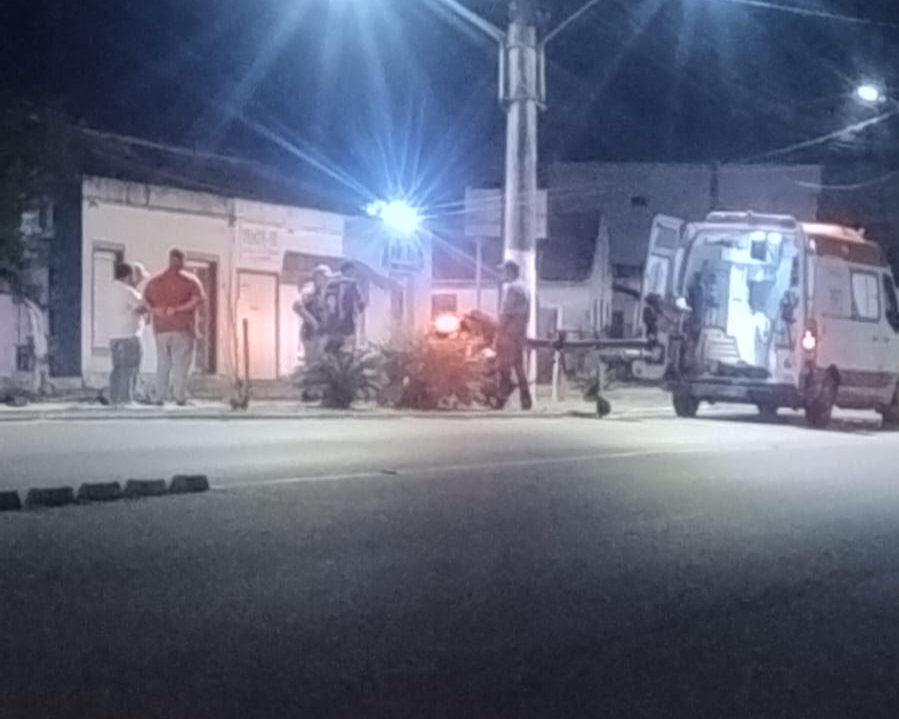 Tragédia na madrugada: jovem de 24 anos morre em acidente na Avenida José Loureiro