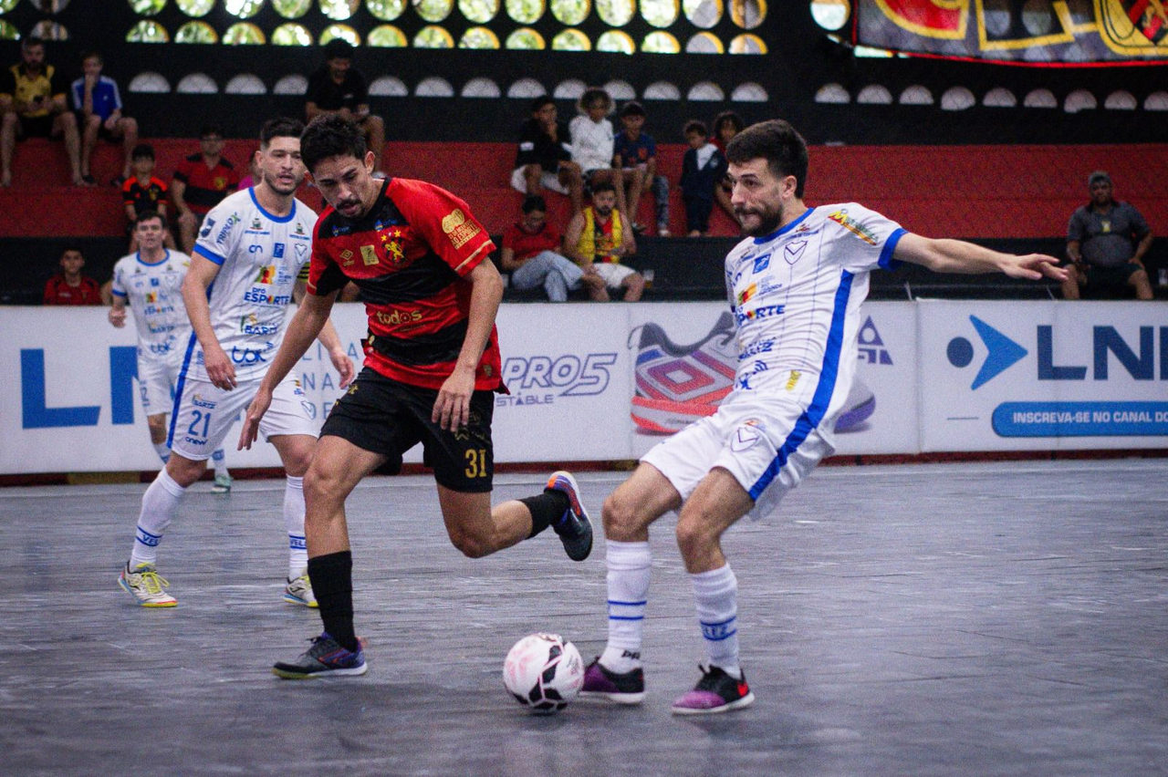 Velez Camaquã vence fora de casa e assume a liderança isolada da LNF Silver