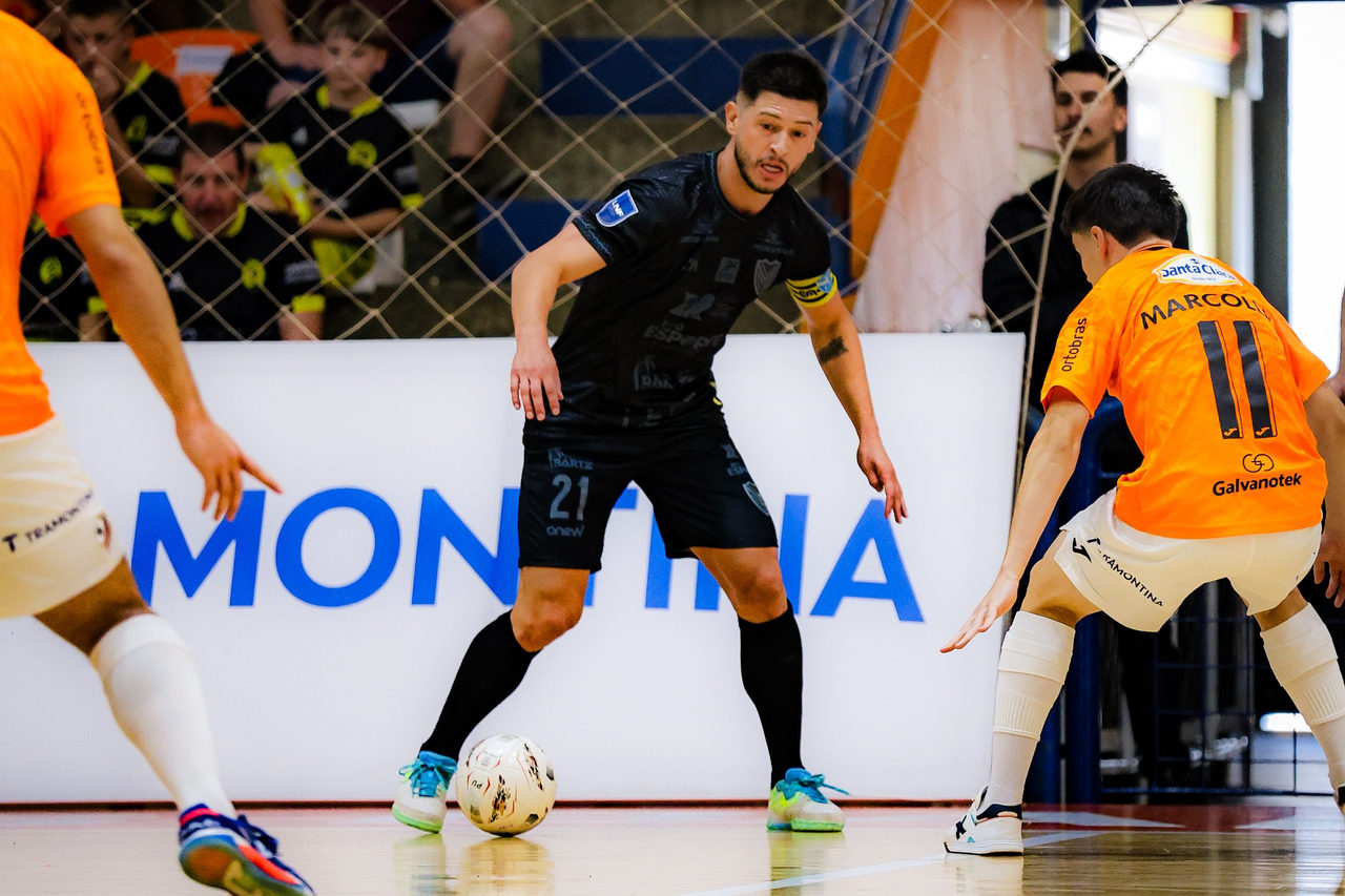 Vélez Camaquã surpreende a multicampeã ACBF em amistoso histórico na Serra
