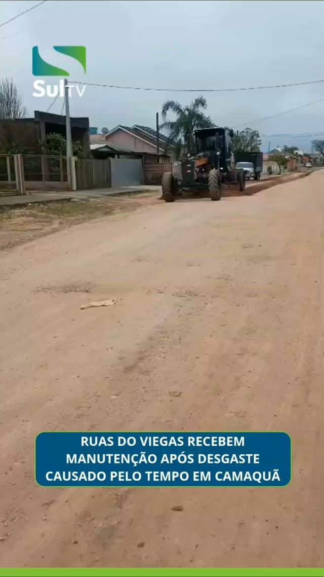 As equipes de manutenção de estradas iniciaram, nesta quarta-feira (9), o patrolamento das ruas do bairro Viegas, em Ca…